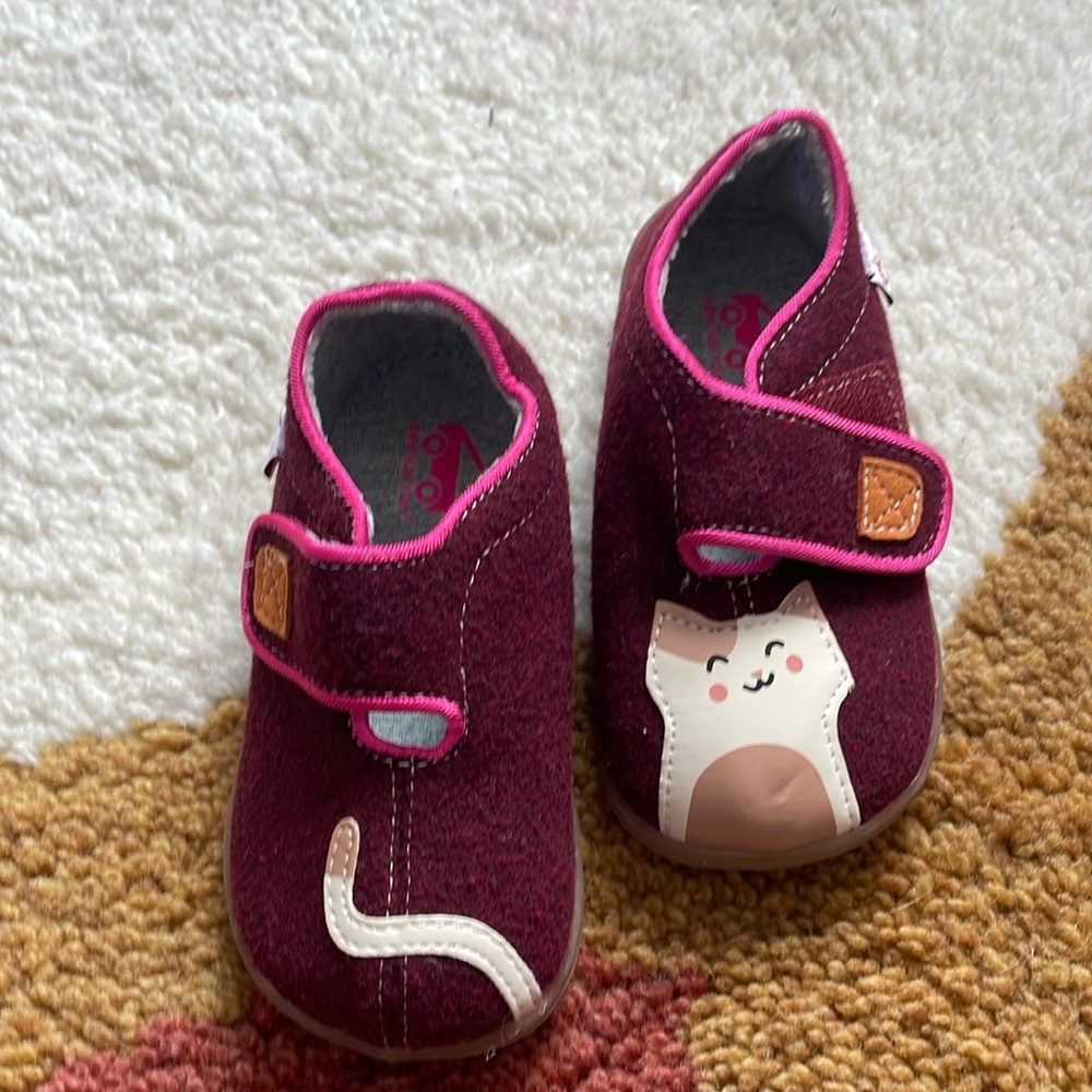 New! See Kai Run indoor slippers toddler 8